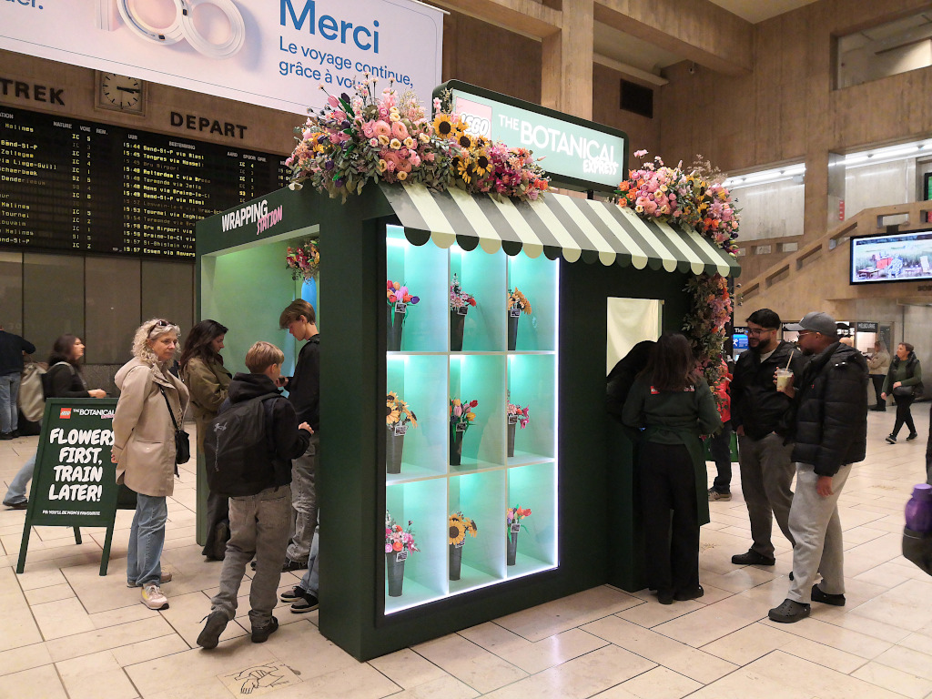 https://tmp.jerrycrazy.be/Forum_Hardware.fr/20260507_001_Lego_The_Botanical_Express_15h14m34s.jpg